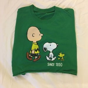 FOREVER 21 PEANUTS CROP-TOP